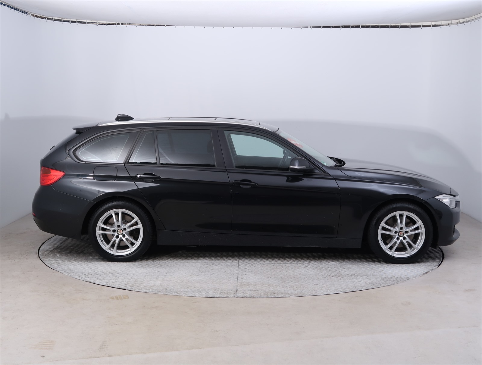 BMW Řada 3, 2012 - pohled č. 8