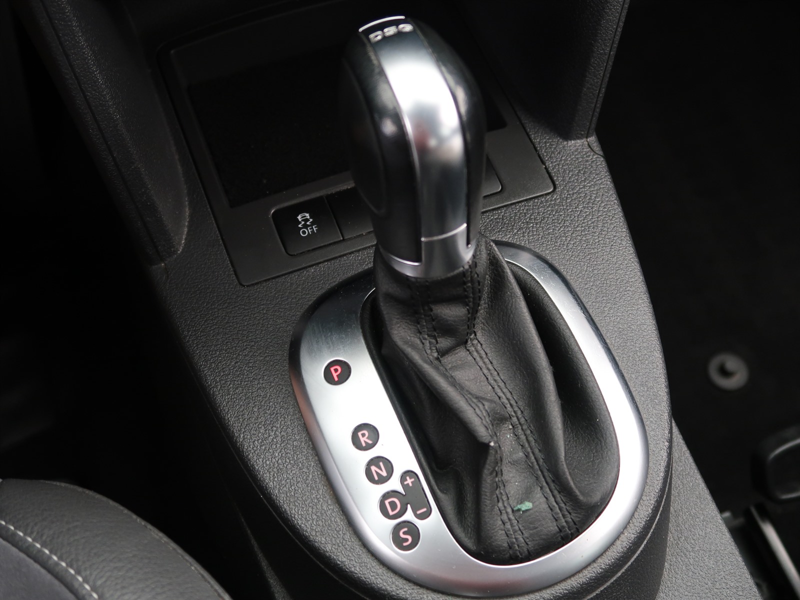 Volkswagen Caddy, 2012 - pohled č. 19