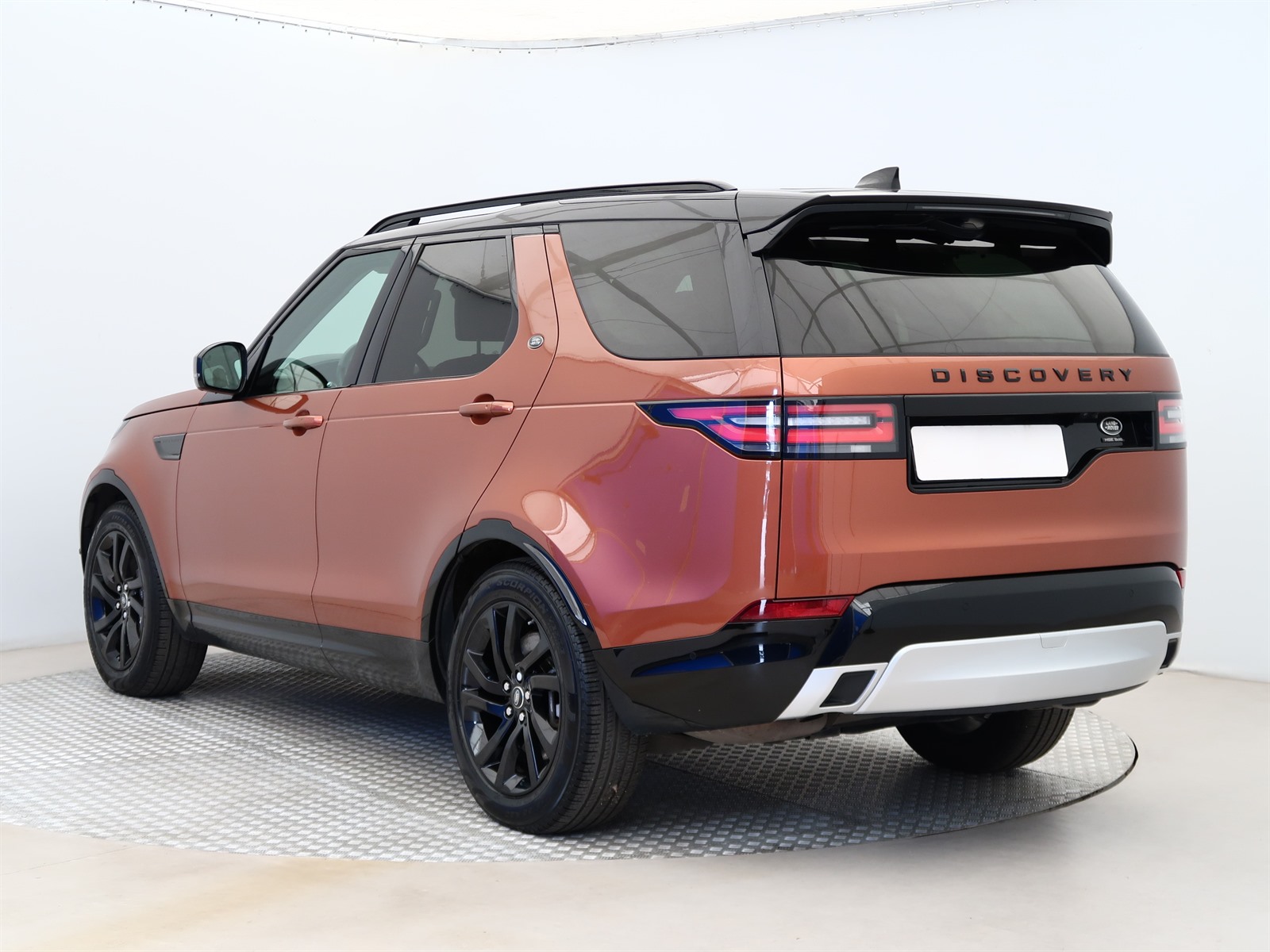 Land Rover Discovery, 2019 - pohled č. 5