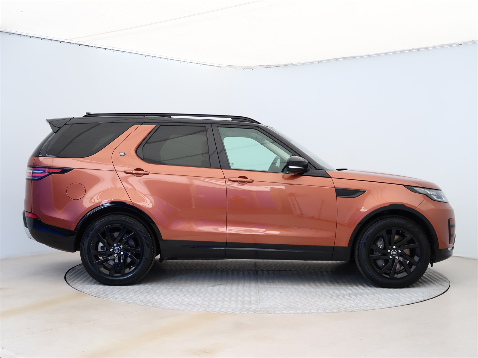Land Rover Discovery, 2019 - pohled č. 8