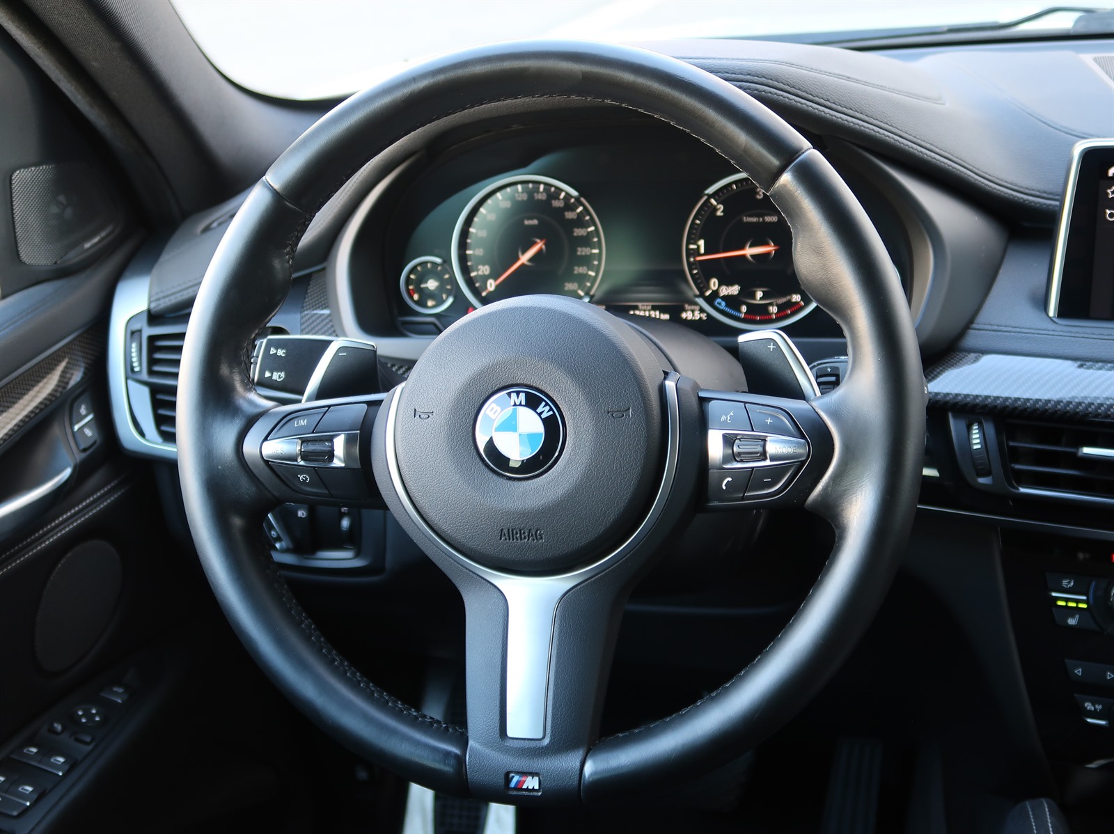 BMW X6, 2019 - pohled č. 22
