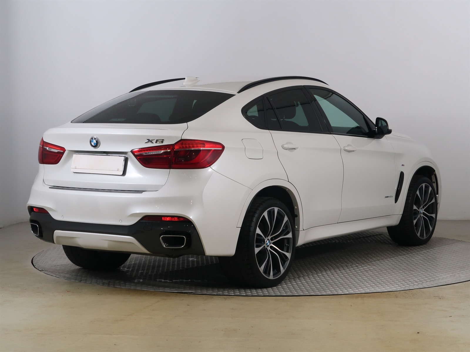 BMW X6, 2019 - pohled č. 7