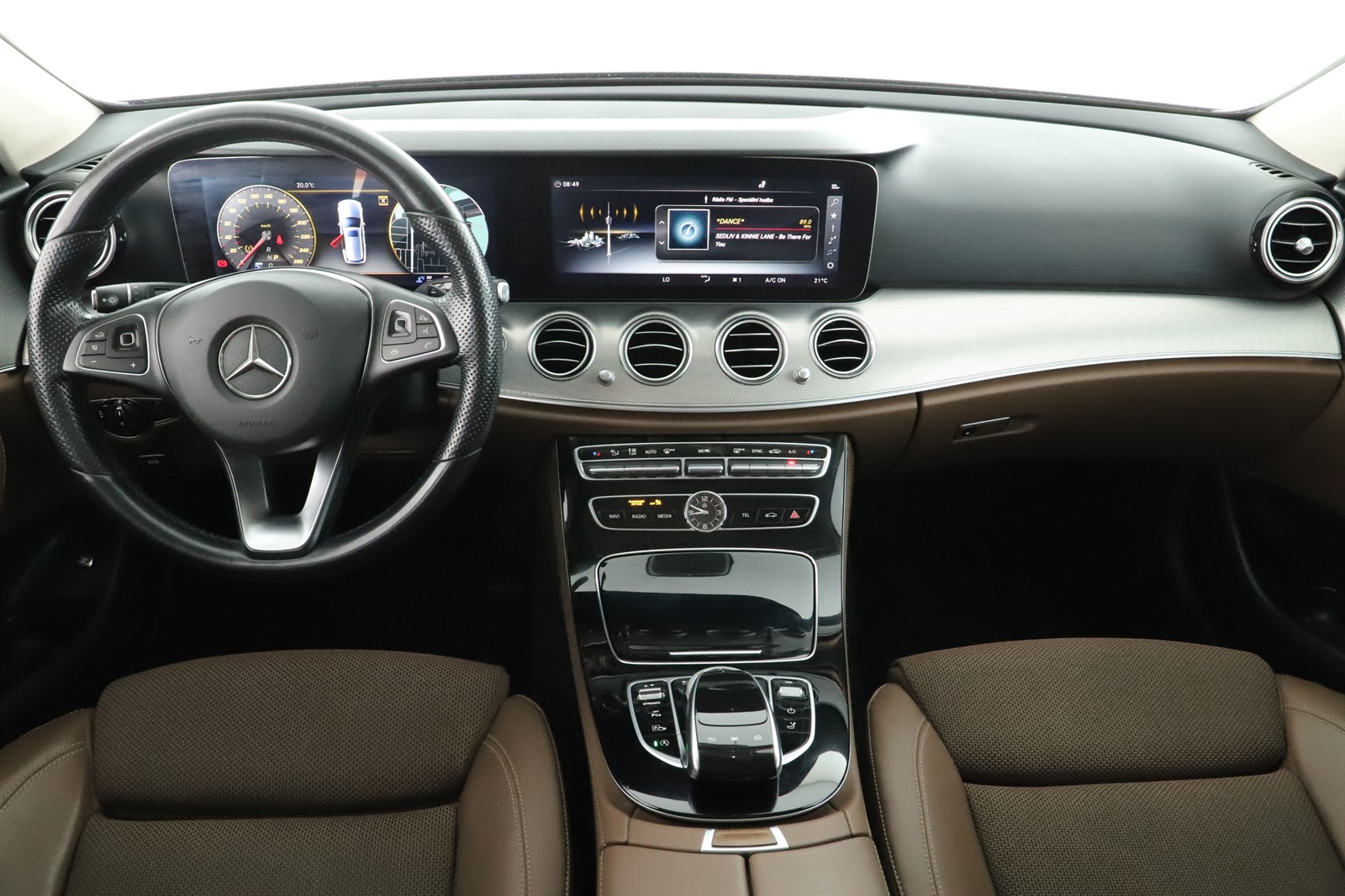 Mercedes-Benz E, 2017 - pohled č. 10