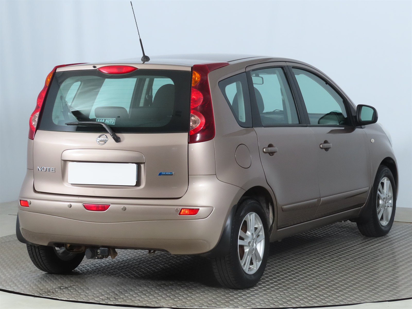 Nissan Note, 2010 - pohled č. 7