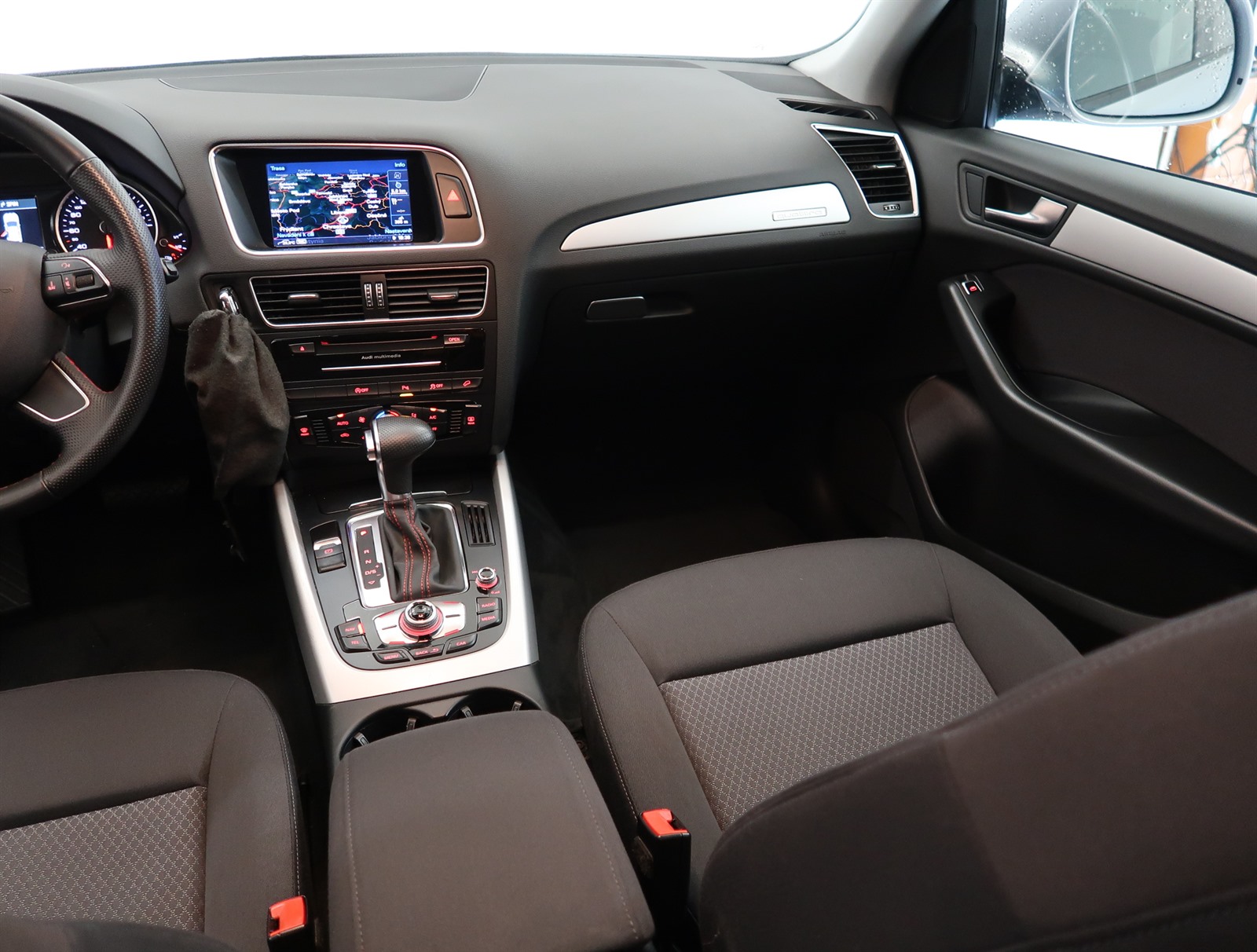 Audi Q5, 2015 - pohled č. 11