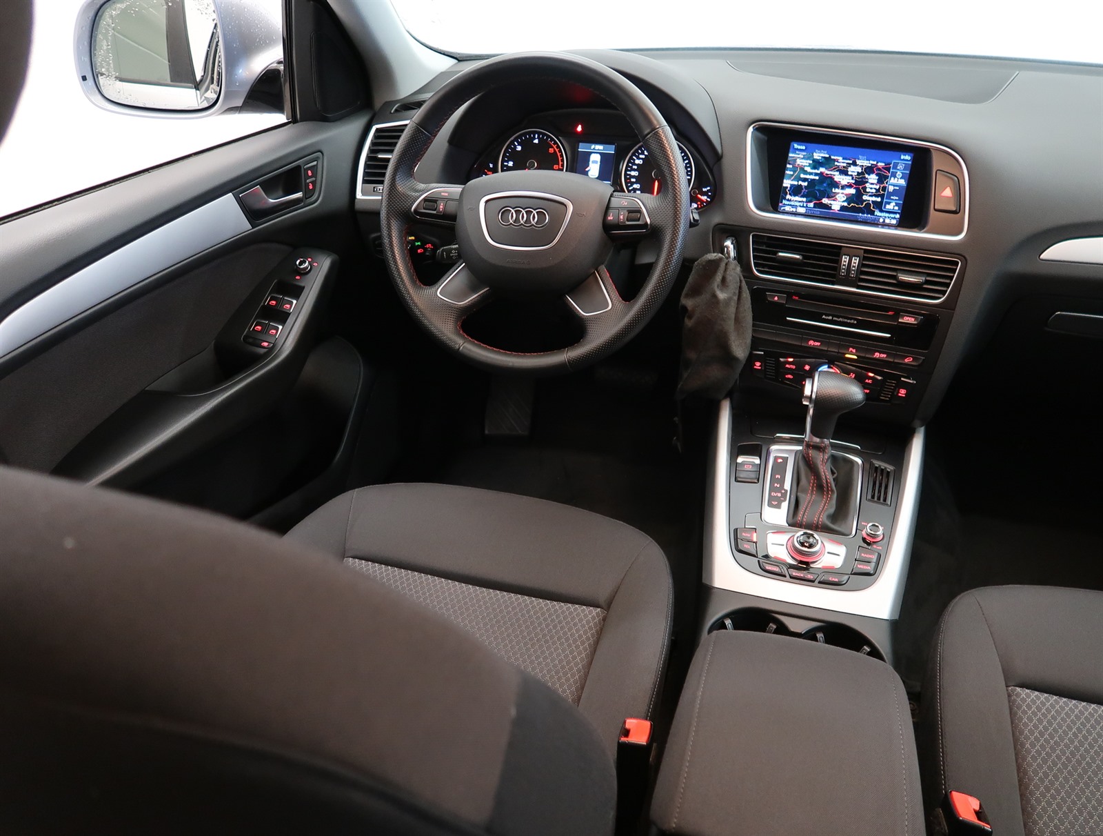 Audi Q5, 2015 - pohled č. 9