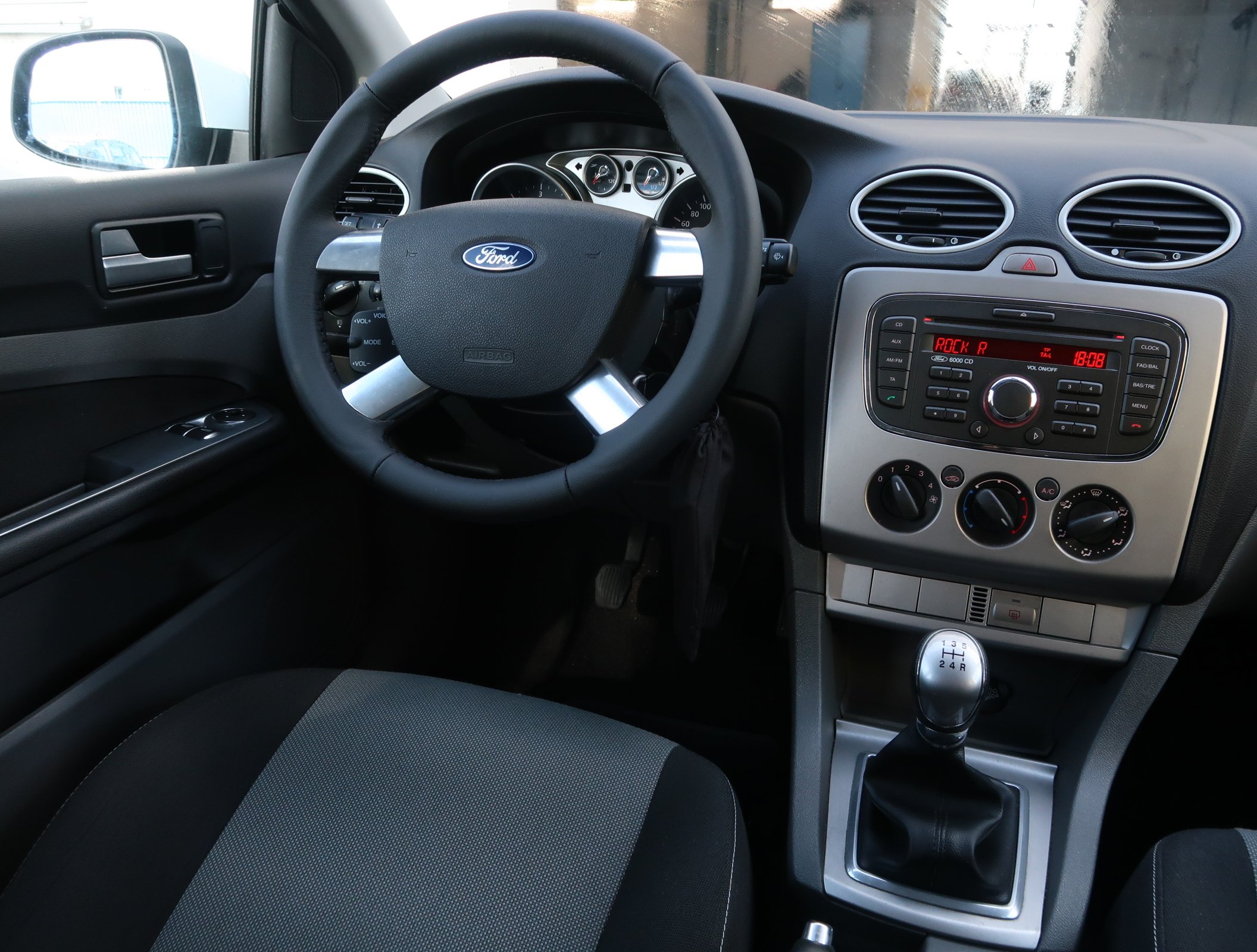 Ford Focus, 2010 - pohled č. 9