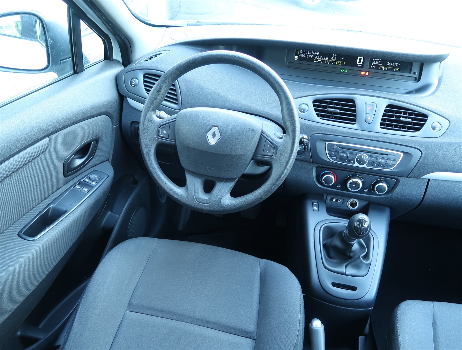 Renault Scénic, 2011 - pohled č. 9
