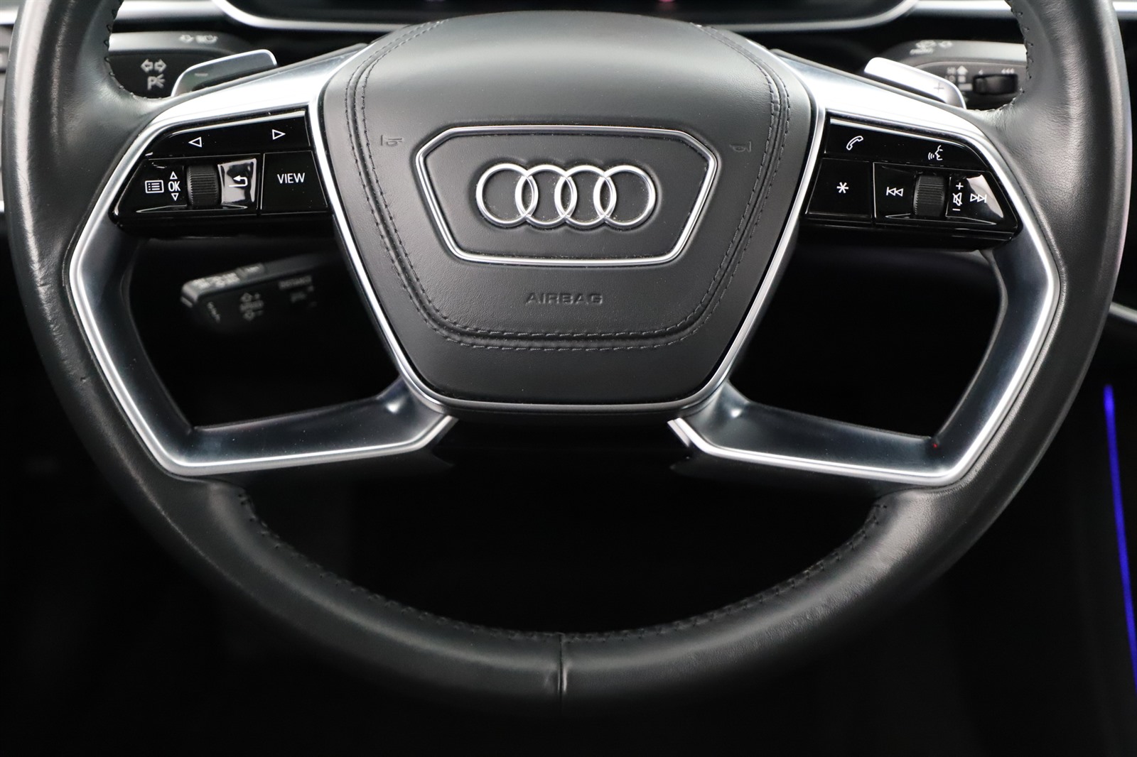 Audi A8, 2019 - pohled č. 14