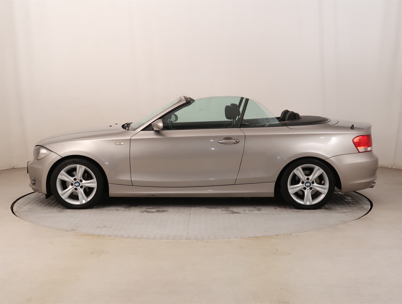 BMW 1, 2009 - pohled č. 4