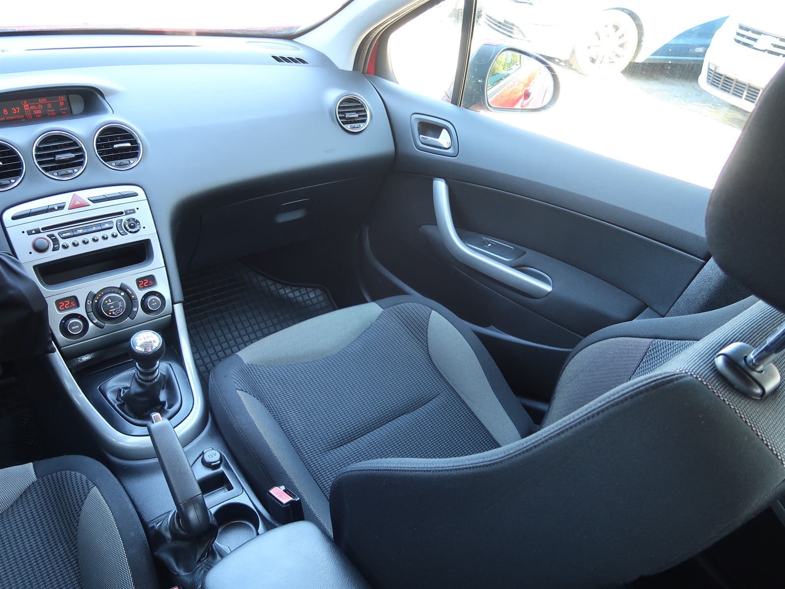 Peugeot 308, 2010 - pohled č. 11