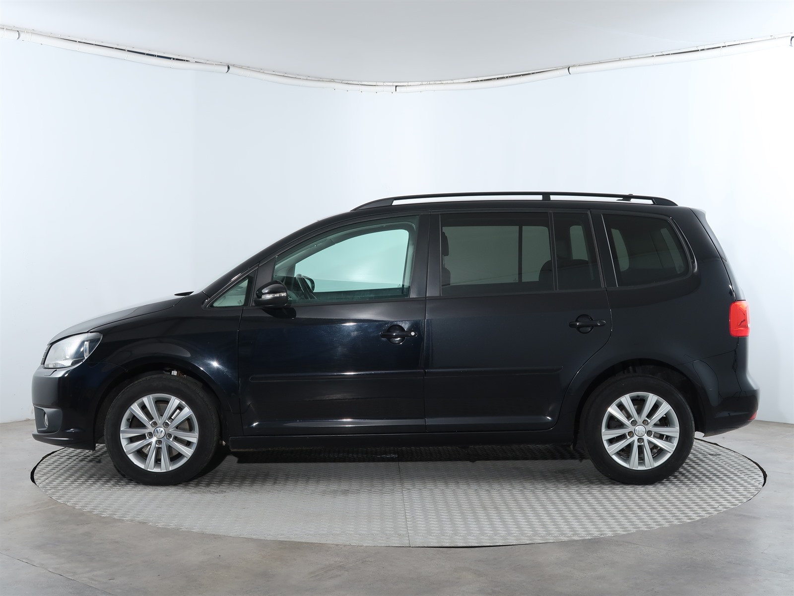 Volkswagen Touran, 2013 - pohled č. 4