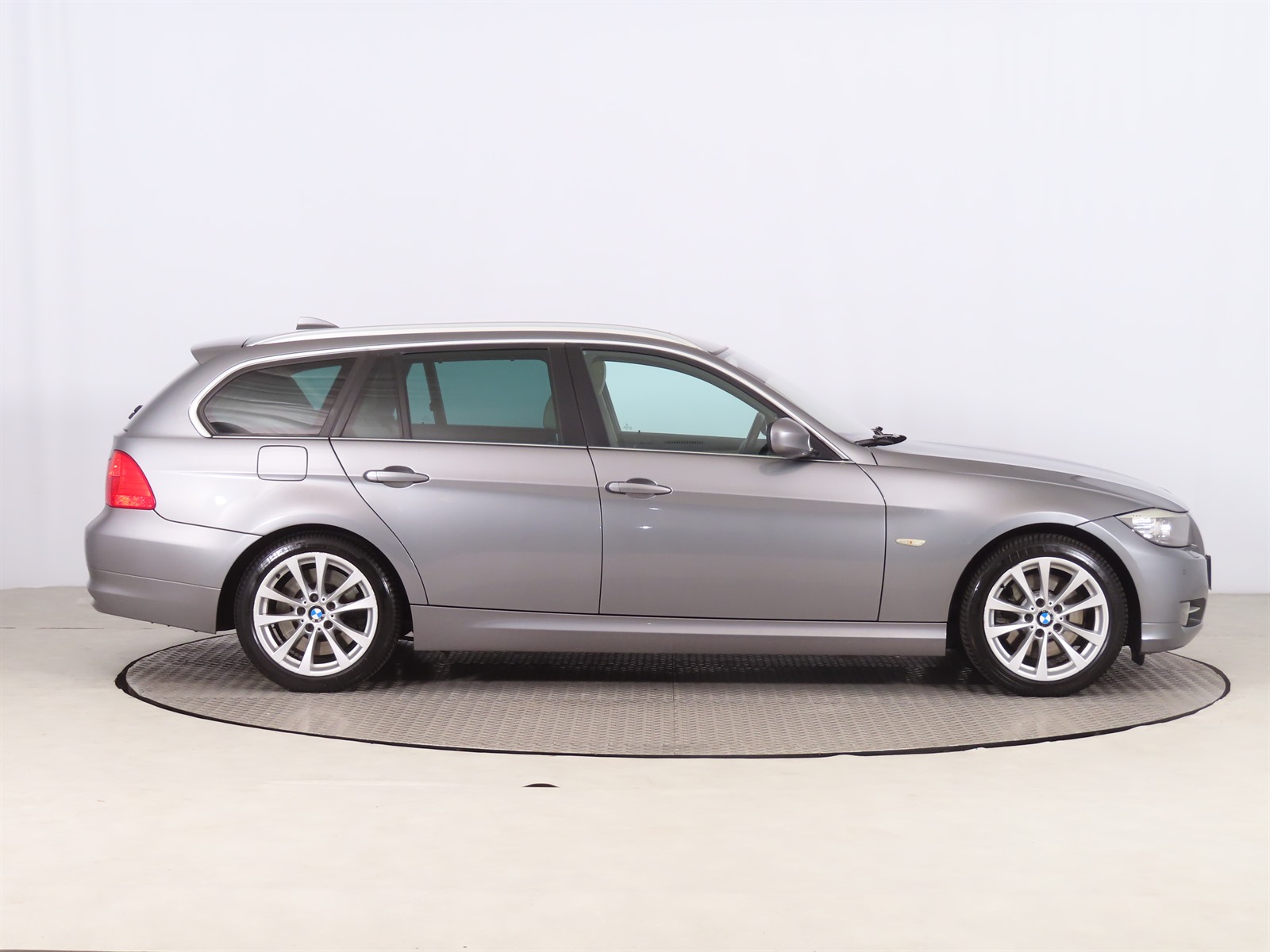 BMW Řada 3, 2011 - pohled č. 8