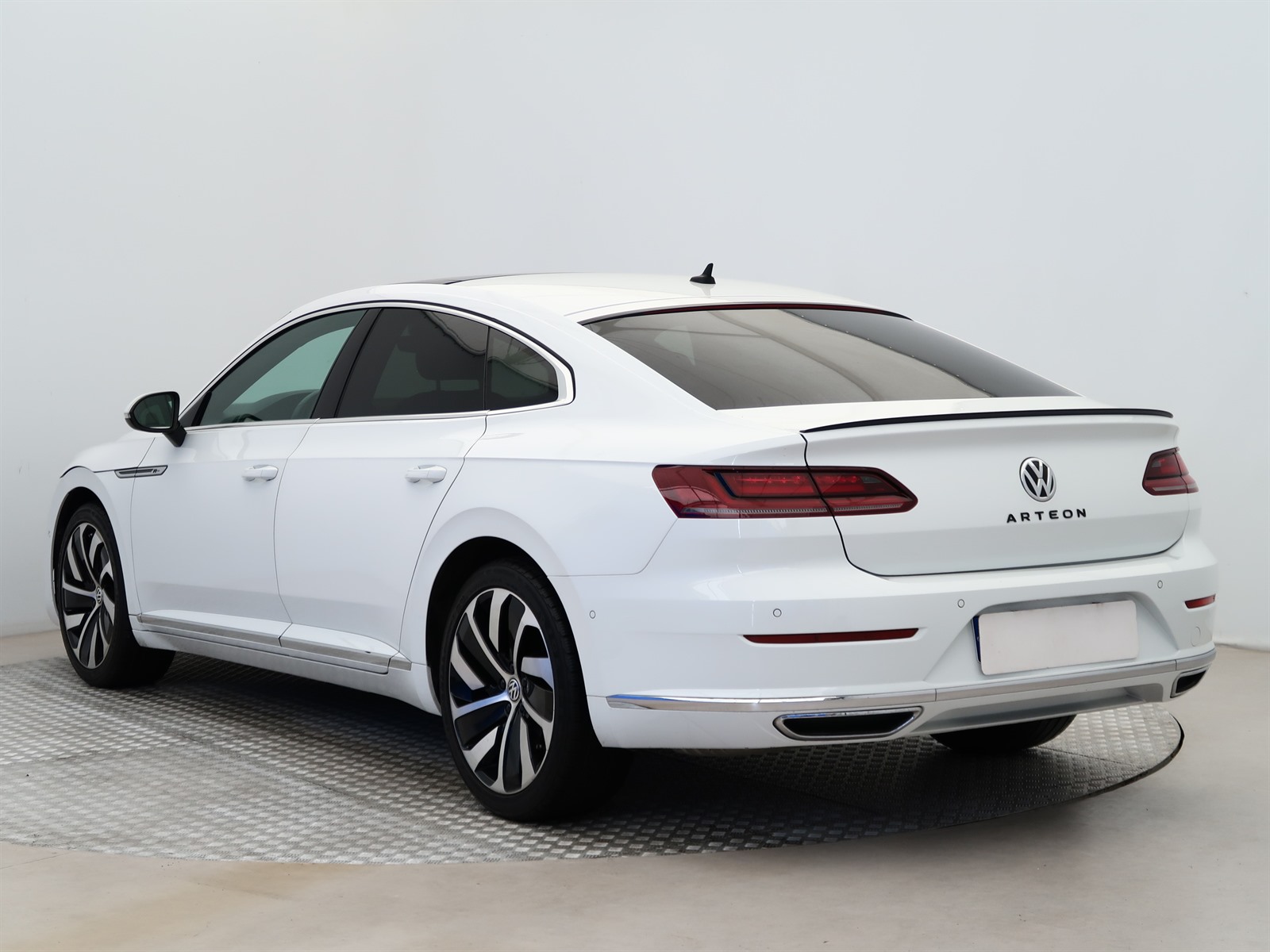 Volkswagen Arteon, 2018 - pohled č. 5