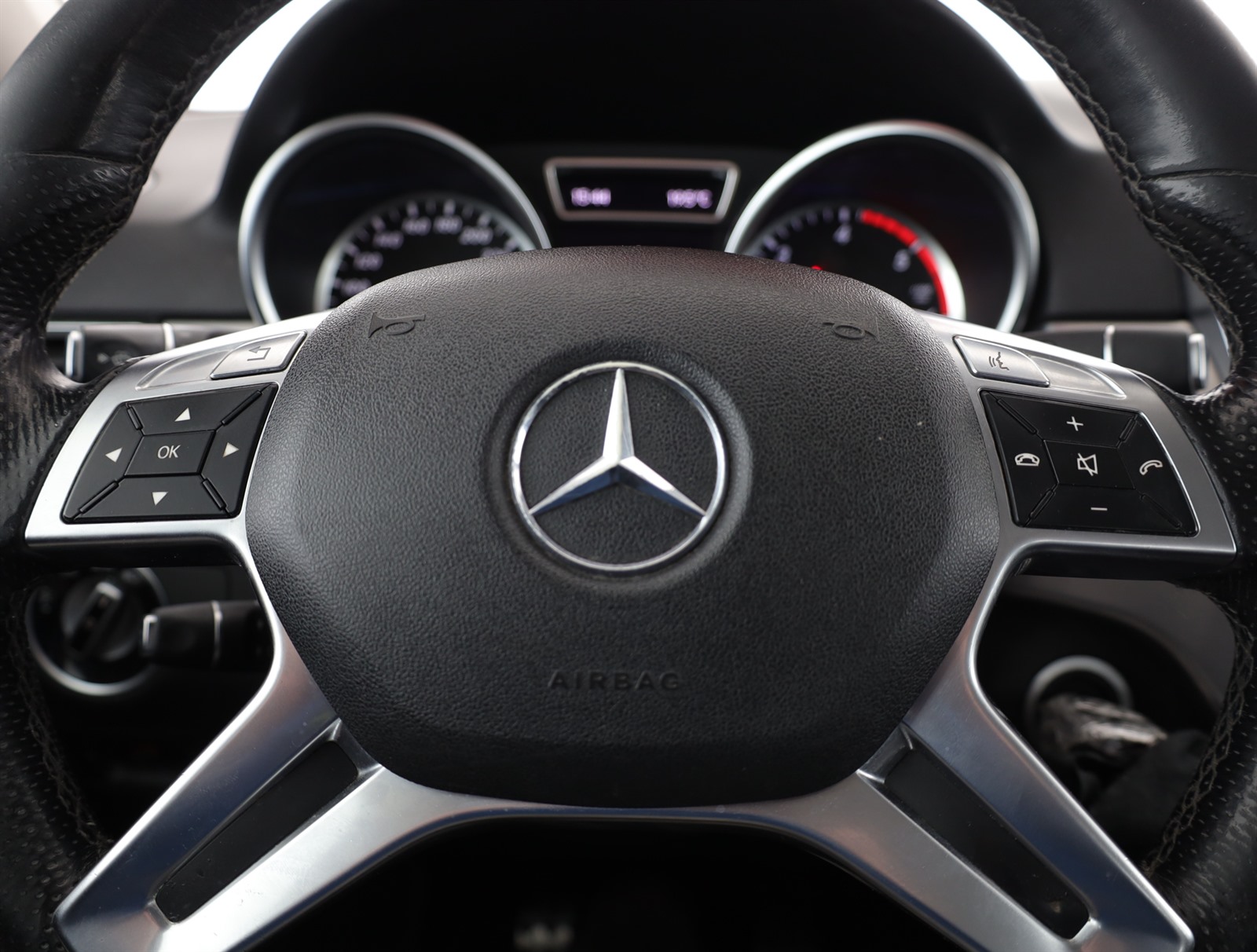Mercedes-Benz ML, 2012 - pohled č. 14