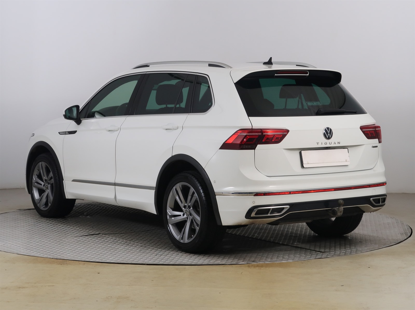 Volkswagen Tiguan, 2021 - pohled č. 5