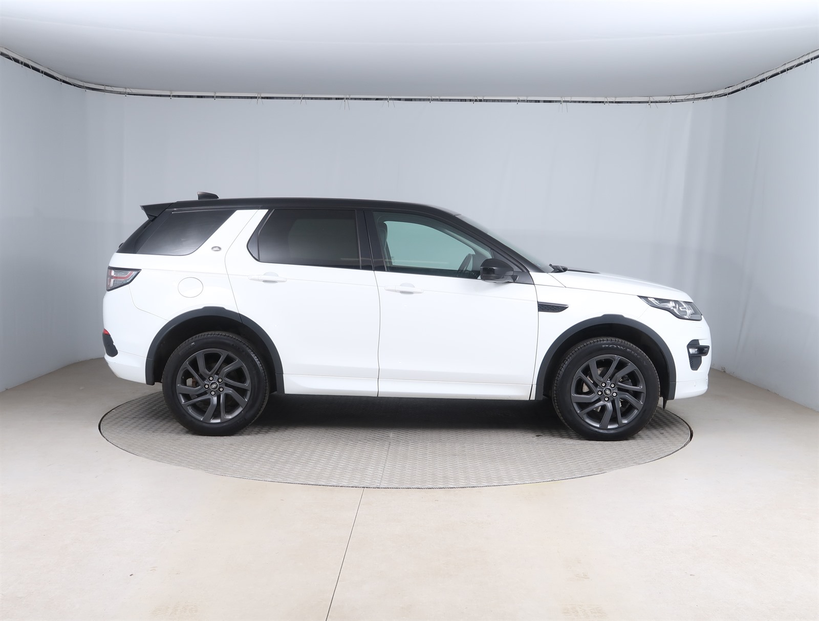 Land Rover Discovery Sport, 2017 - pohled č. 8