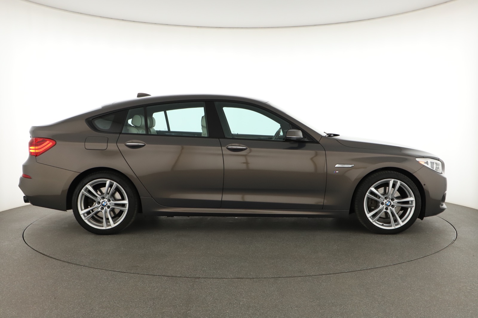 BMW 5GT, 2015 - pohled č. 8