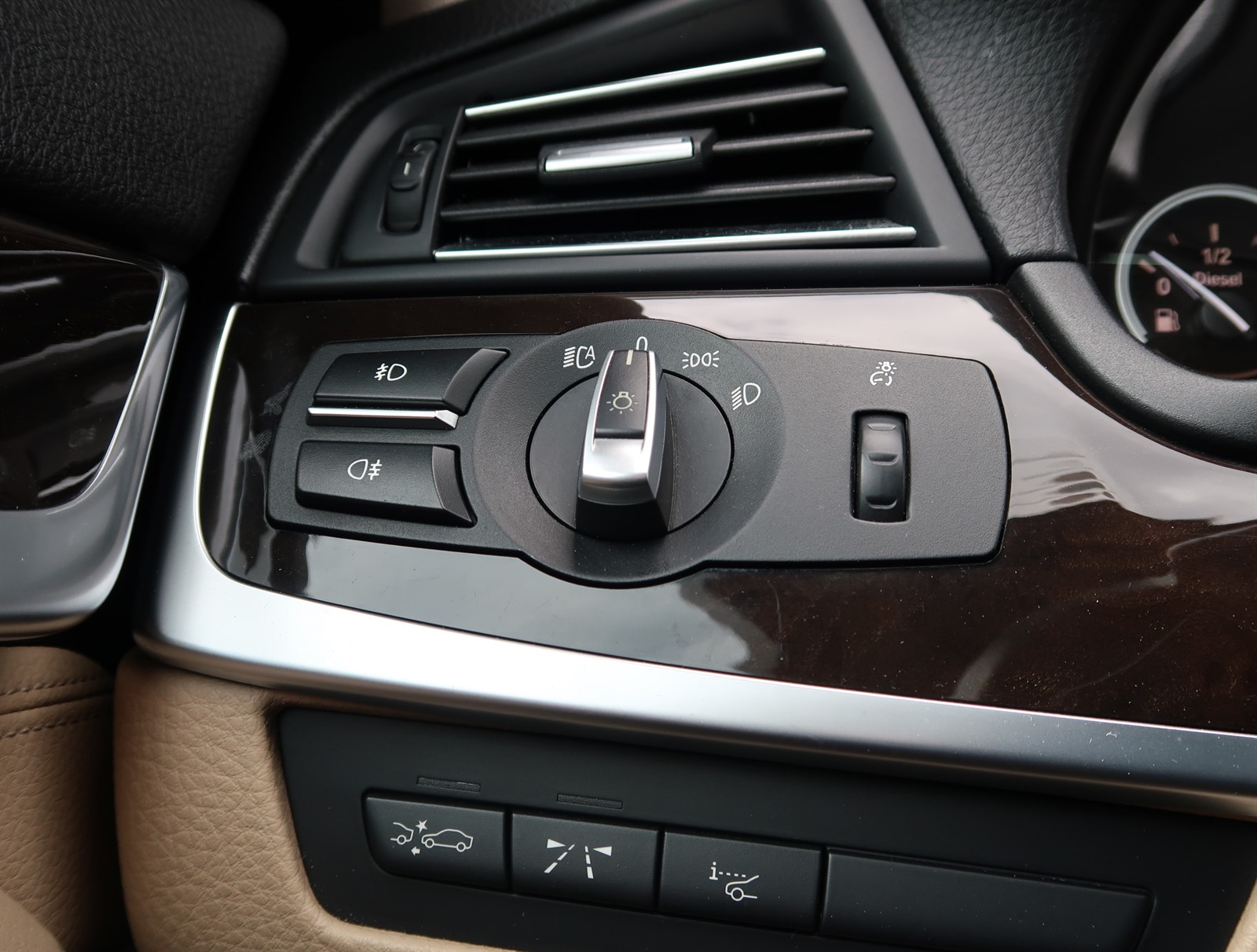 BMW Řada 5, 2012 - pohled č. 23
