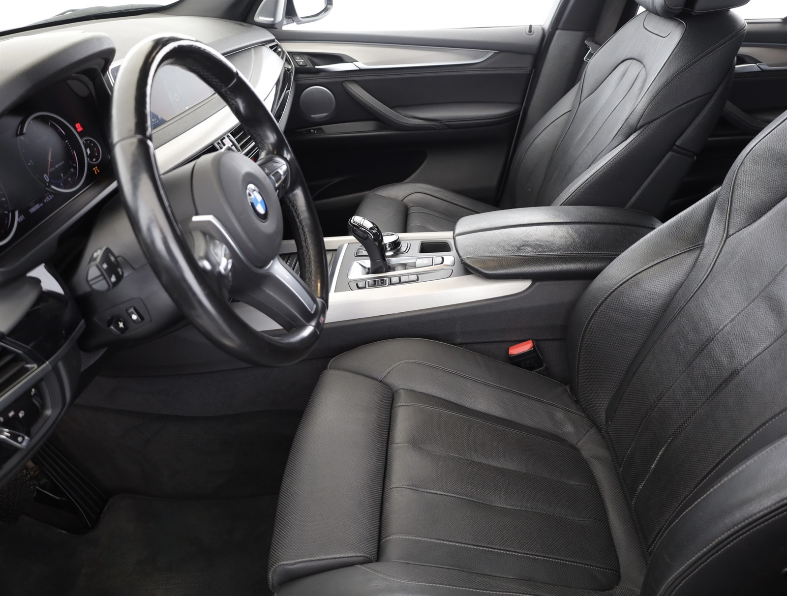 BMW X5, 2017 - pohled č. 13