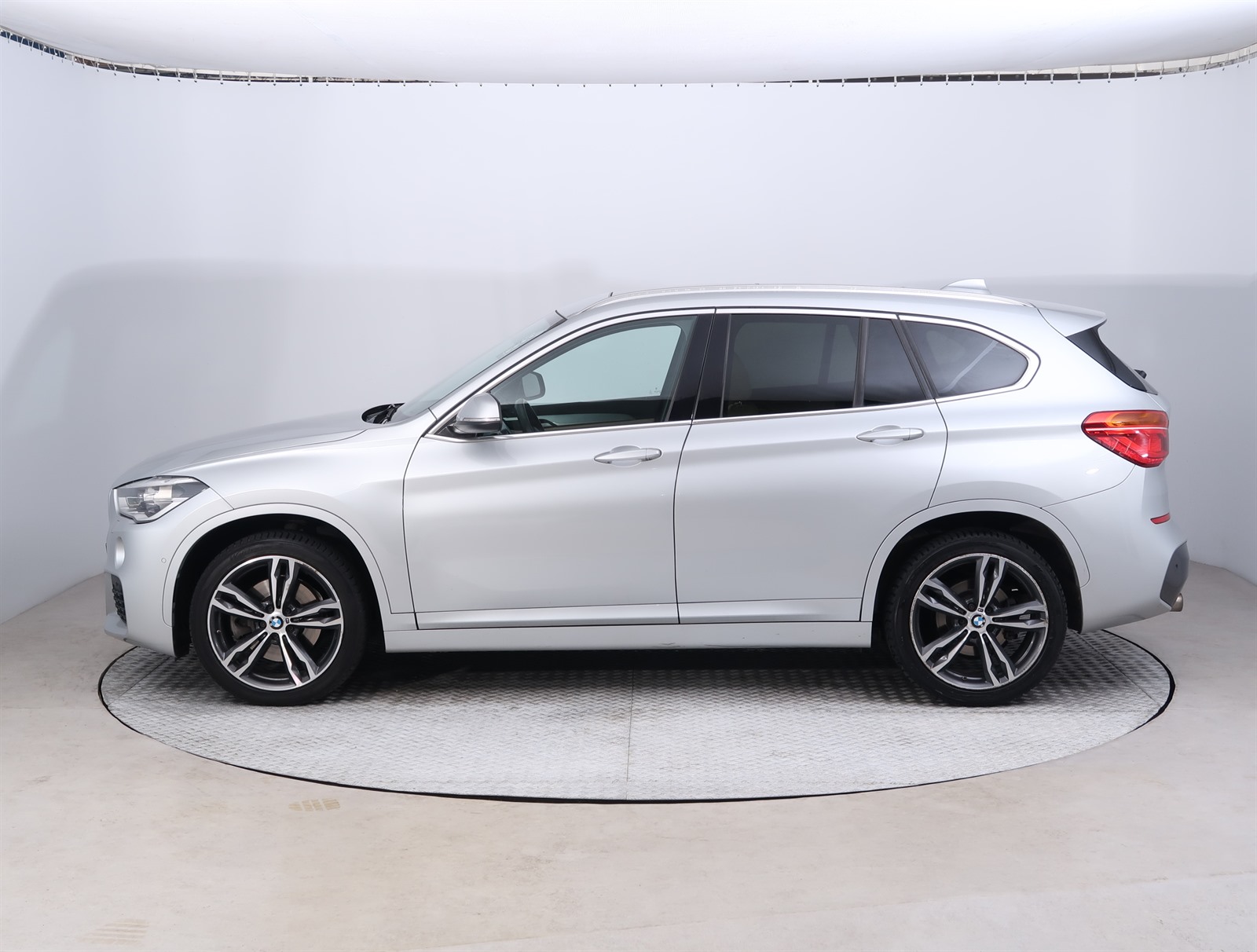 BMW X1, 2016 - pohled č. 4