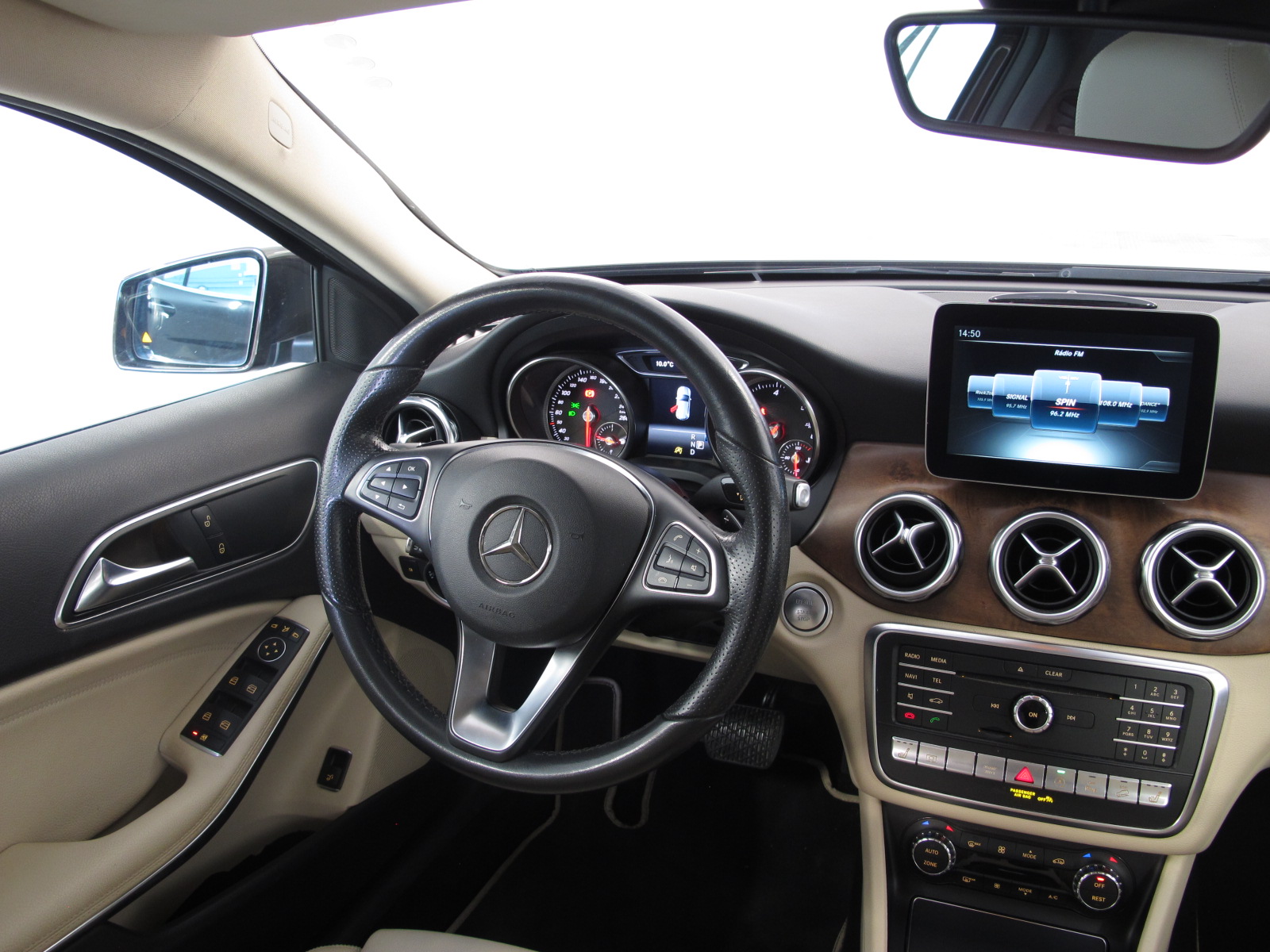 Mercedes-Benz GLA, 2017 - pohled č. 9