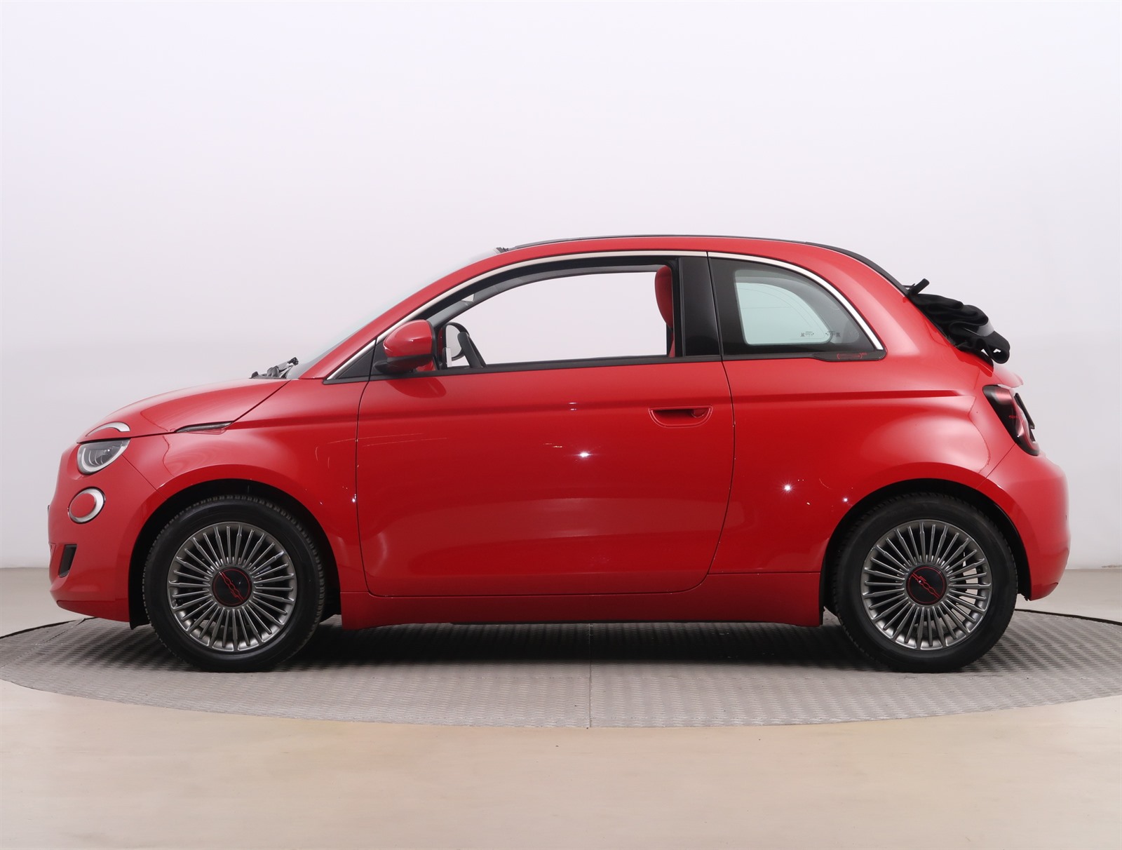 Fiat 500e, 2022 - pohled č. 4