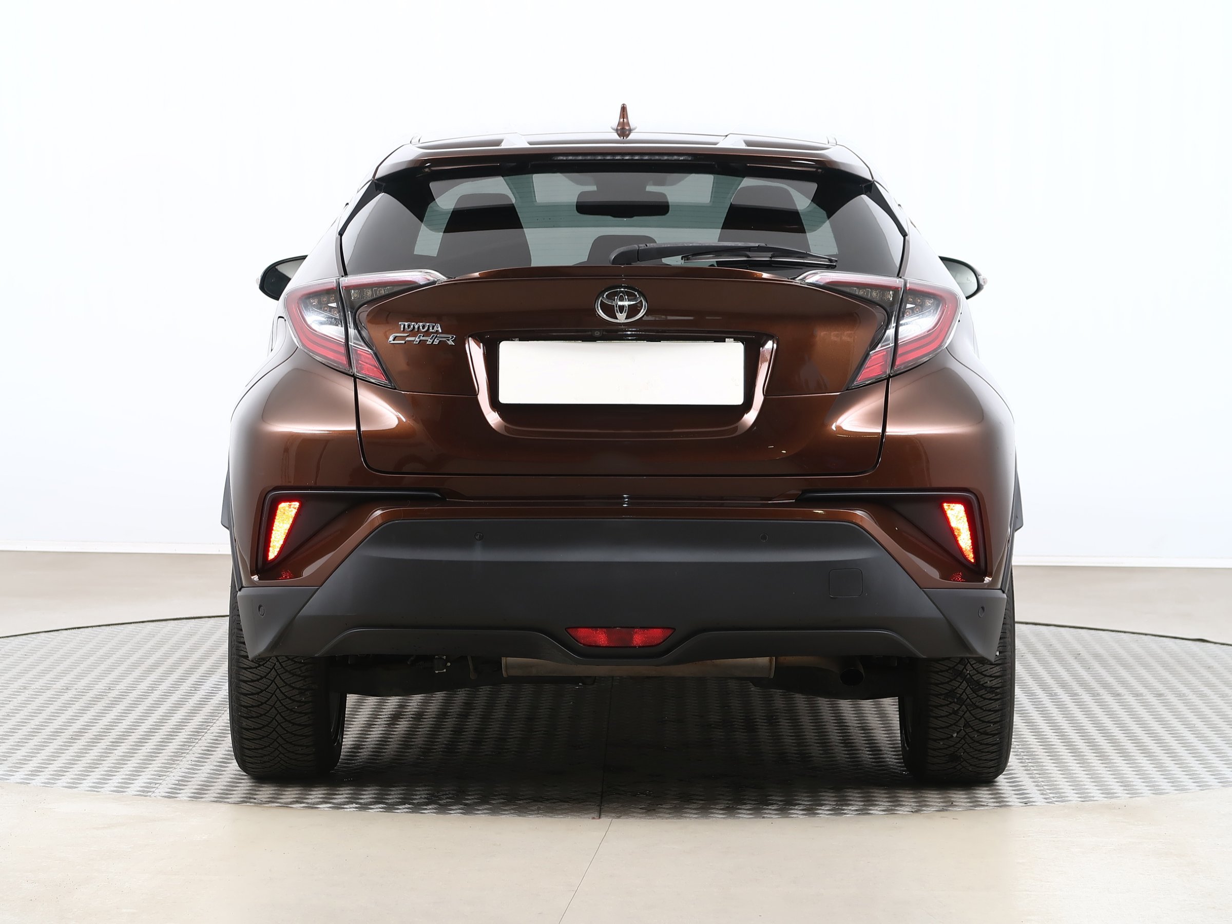 Toyota C-HR, 2017 - pohled č. 6