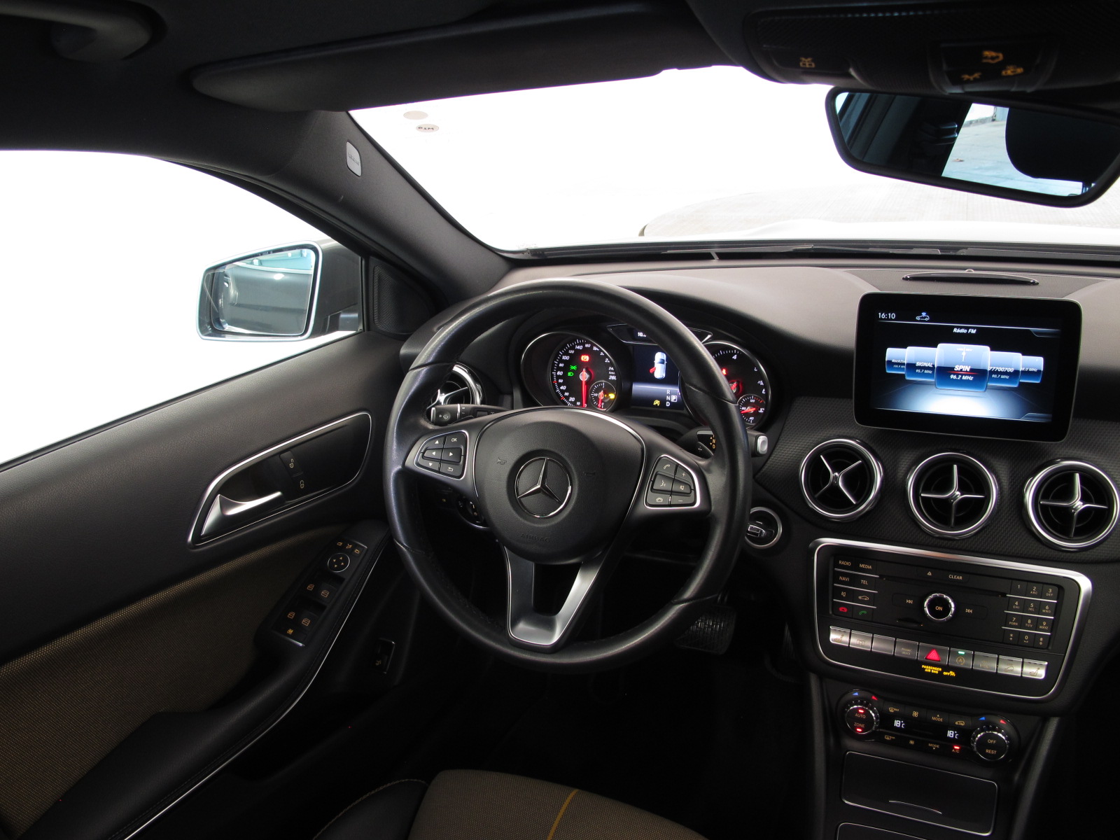 Mercedes-Benz GLA, 2019 - pohled č. 9