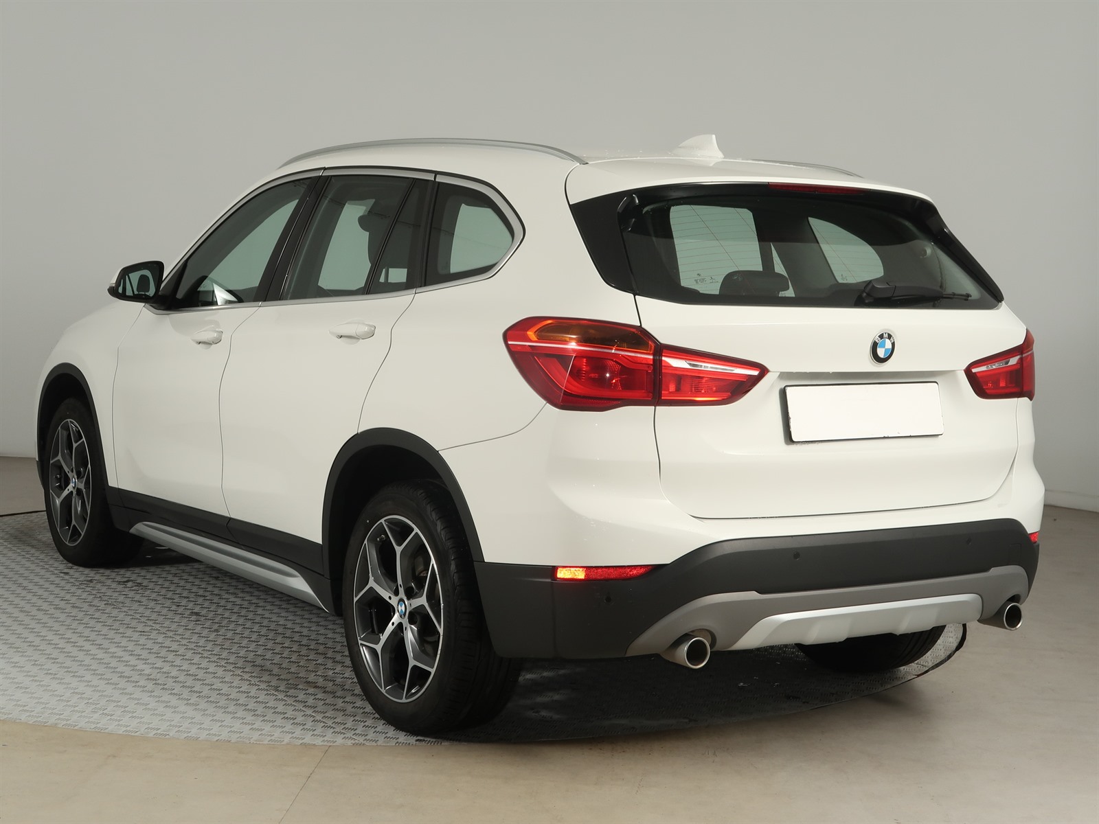 BMW X1, 2020 - pohled č. 5