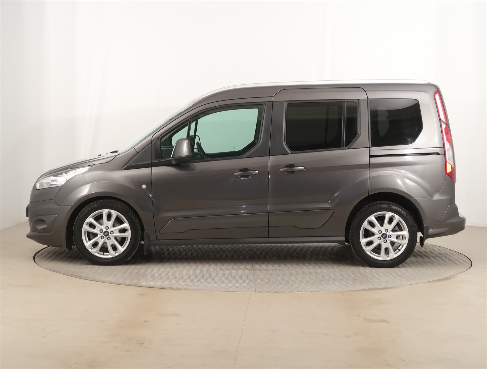 Ford Tourneo Connect, 2017 - pohled č. 4