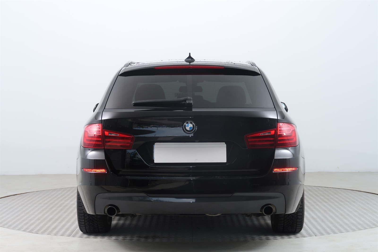 BMW Řada 5, 2014 - pohled č. 6