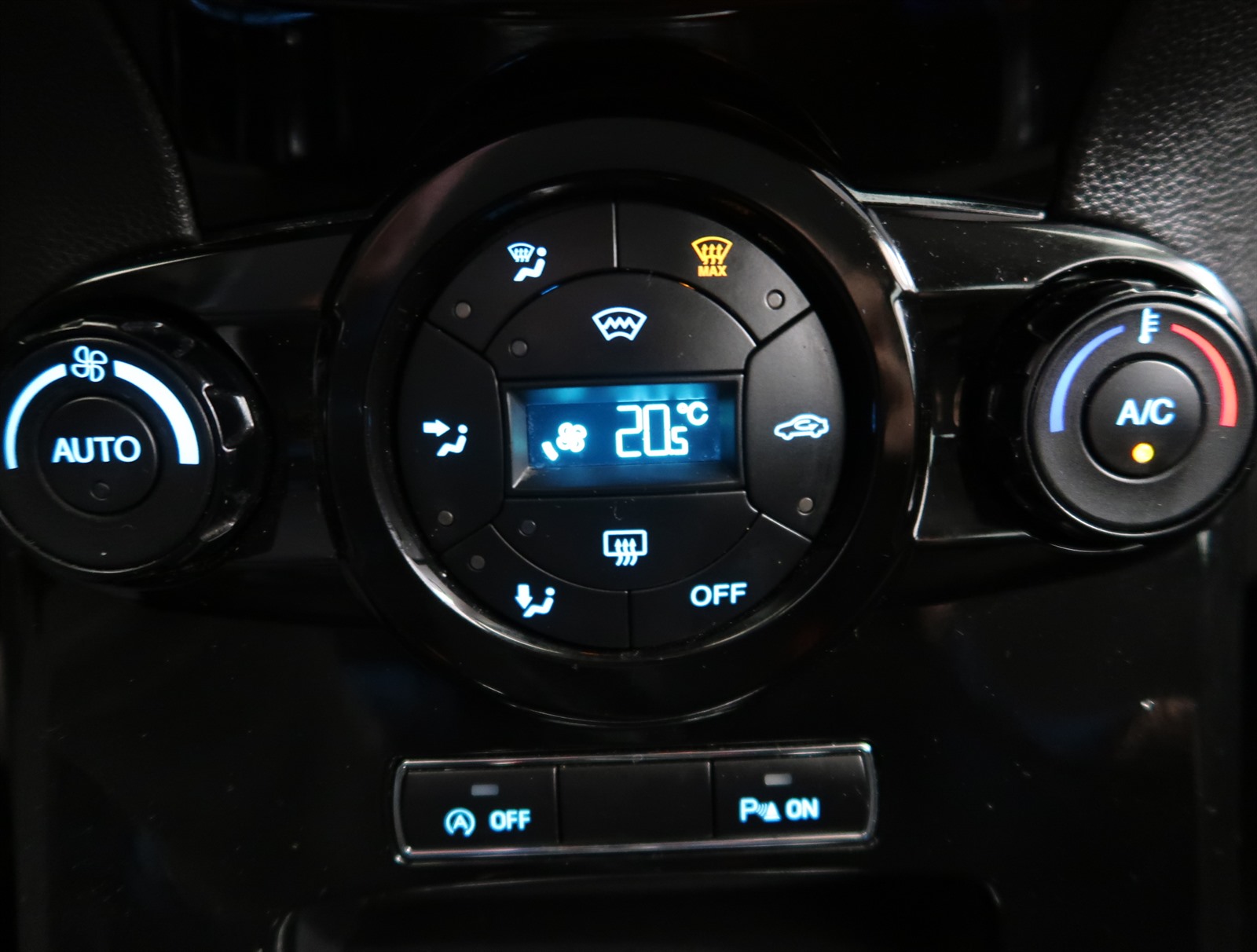 Ford Fiesta, 2013 - pohled č. 21