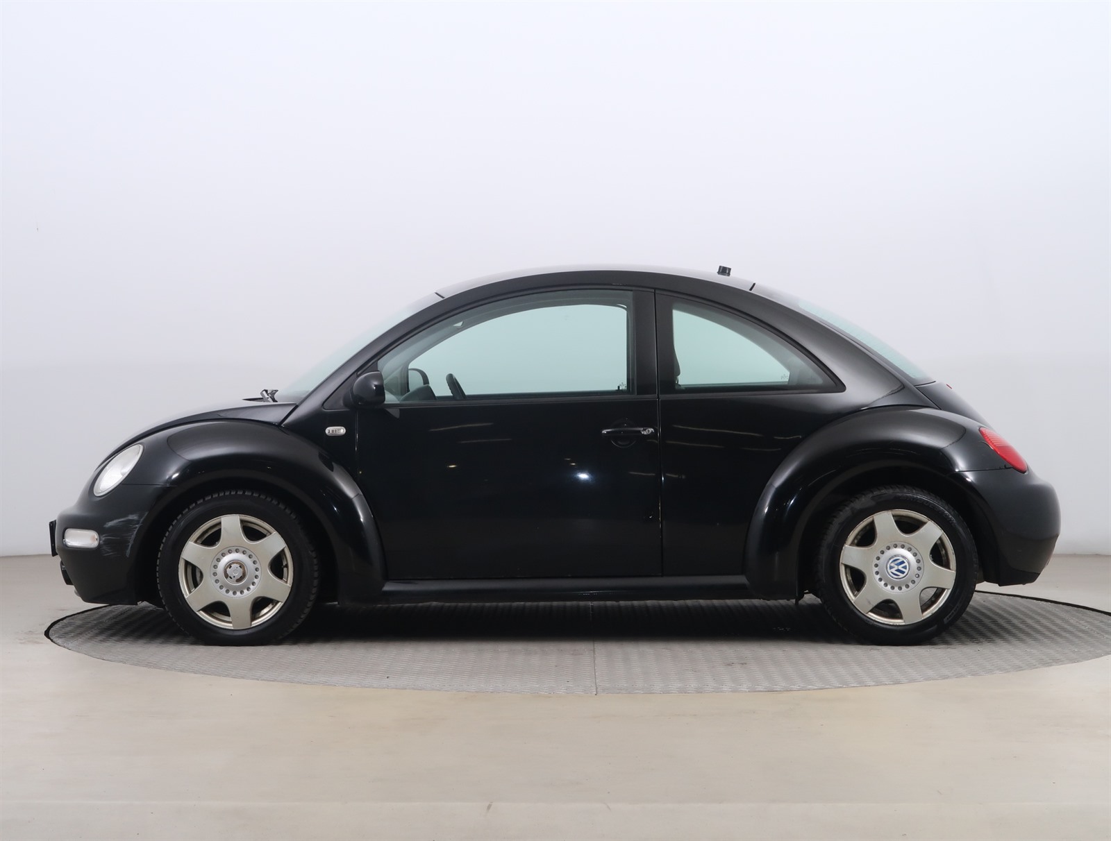 Volkswagen New Beetle, 2002 - pohled č. 4
