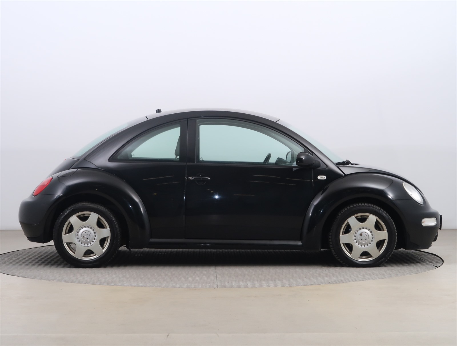 Volkswagen New Beetle, 2002 - pohled č. 8