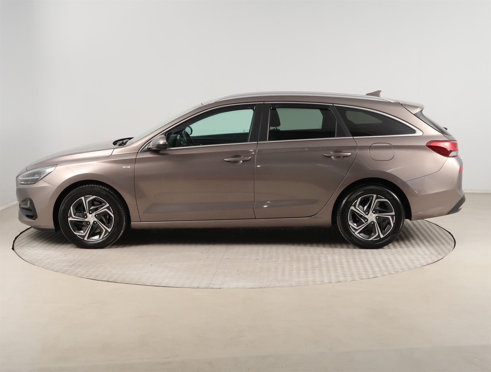 Hyundai i30, 2020 - pohled č. 4