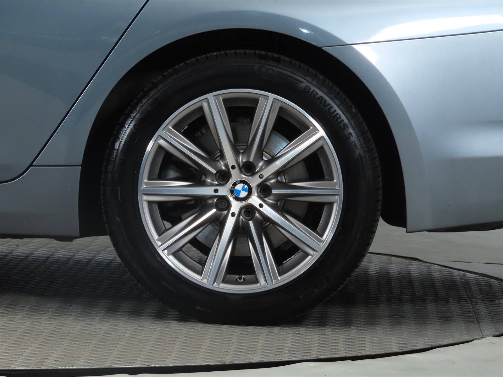 BMW Řada 5, 2018 - pohled č. 21