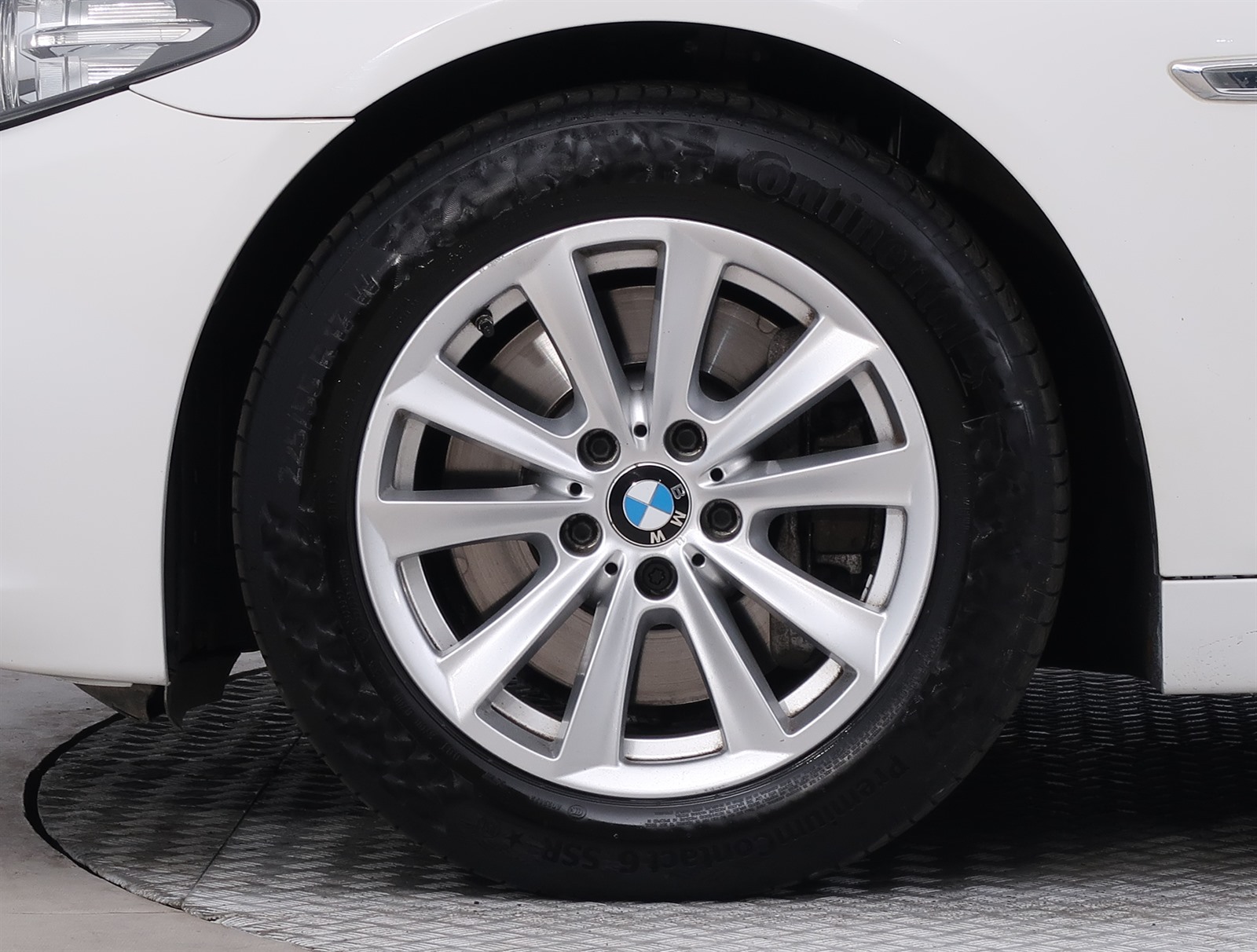 BMW Řada 5, 2014 - pohled č. 20