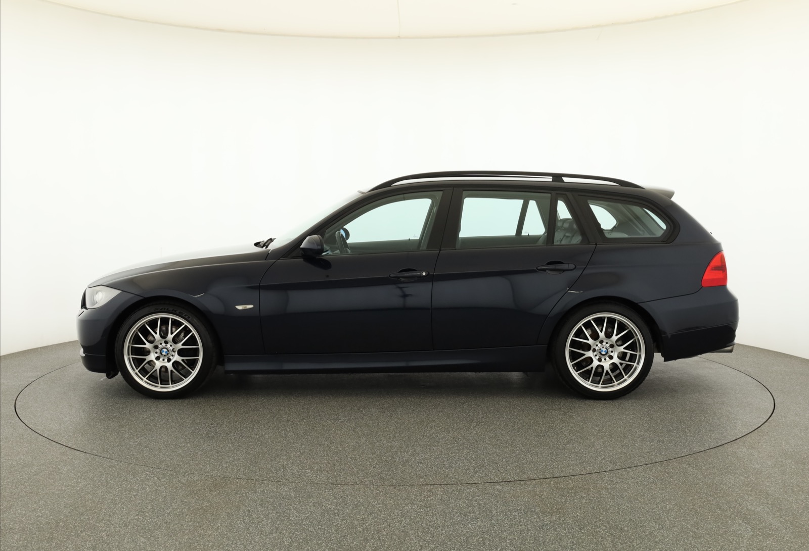 BMW Řada 3, 2008 - pohled č. 4