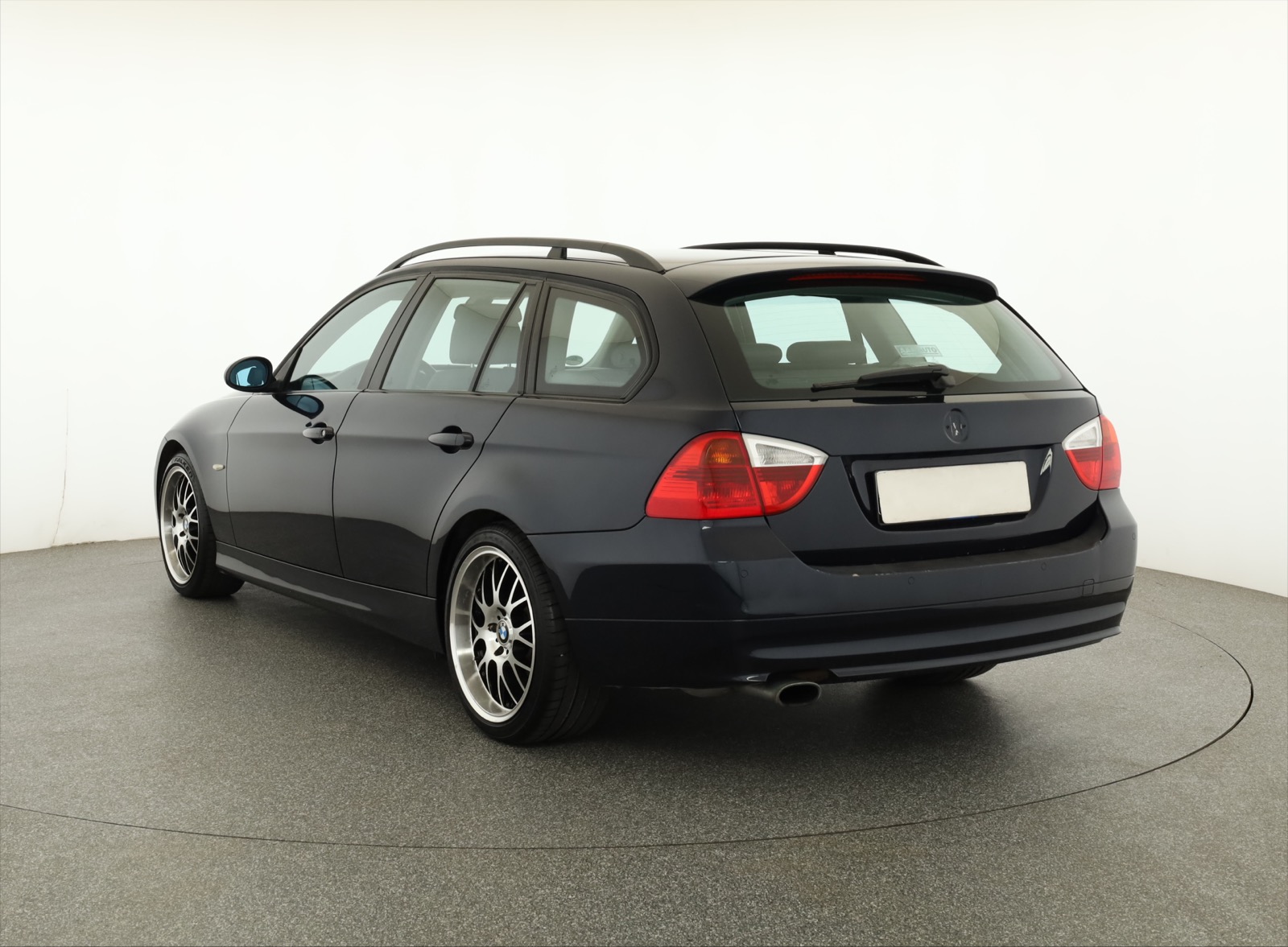BMW Řada 3, 2008 - pohled č. 5
