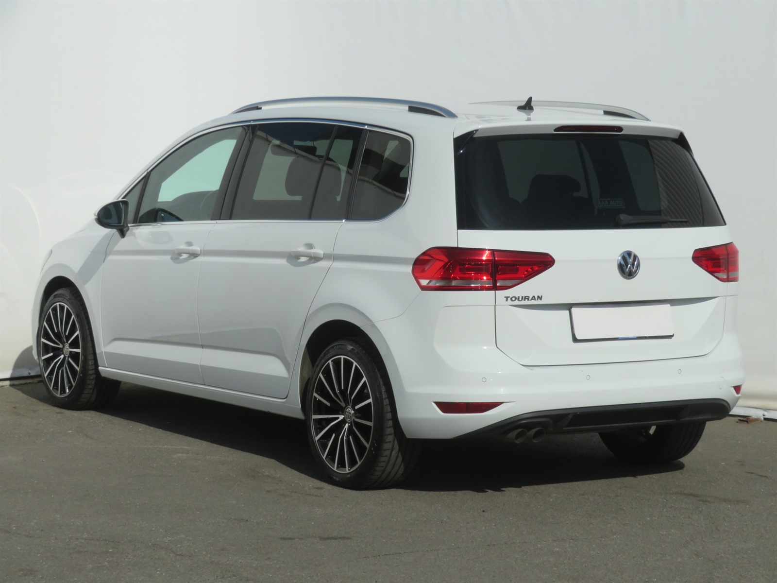 Volkswagen Touran, 2018 - pohled č. 5
