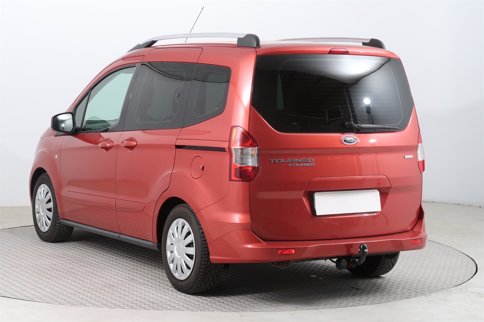 Ford Tourneo Courier, 2016 - pohled č. 5