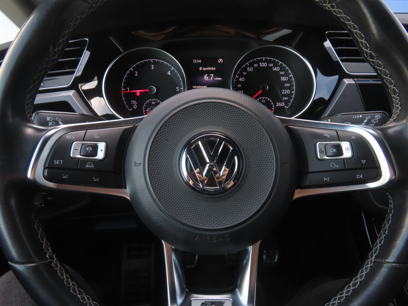 Volkswagen Touran, 2017 - pohled č. 22