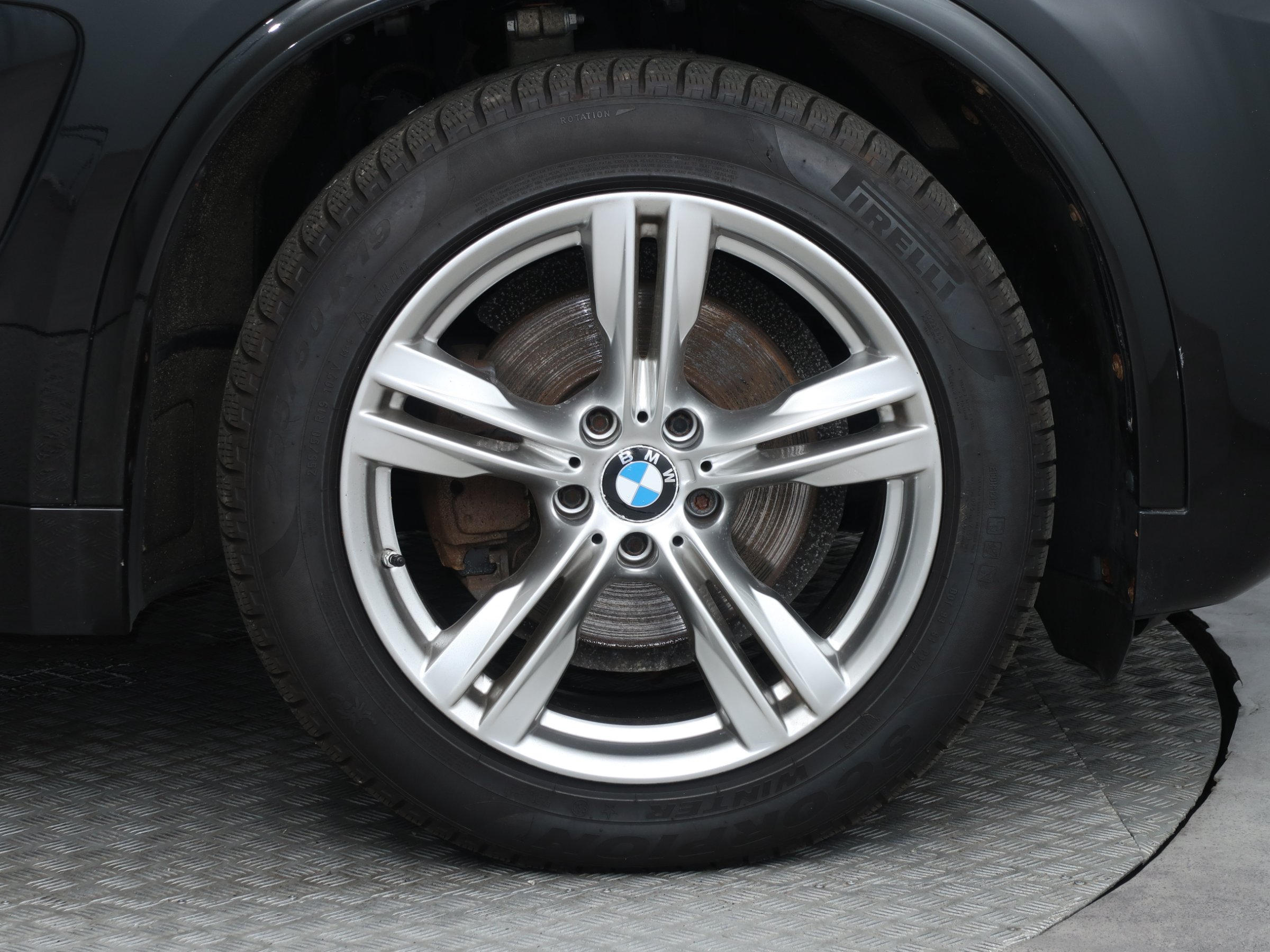 BMW X5, 2017 - pohled č. 21