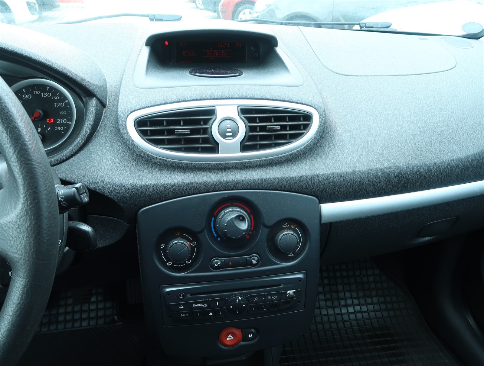Renault Clio, 2009 - pohled č. 18