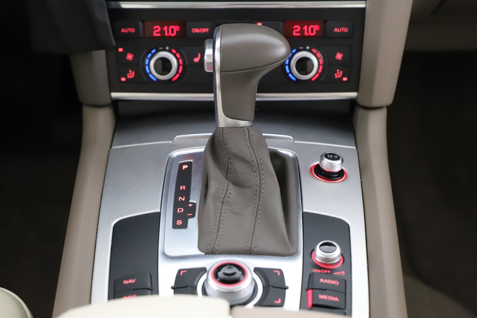 Audi Q7, 2014 - pohled č. 18