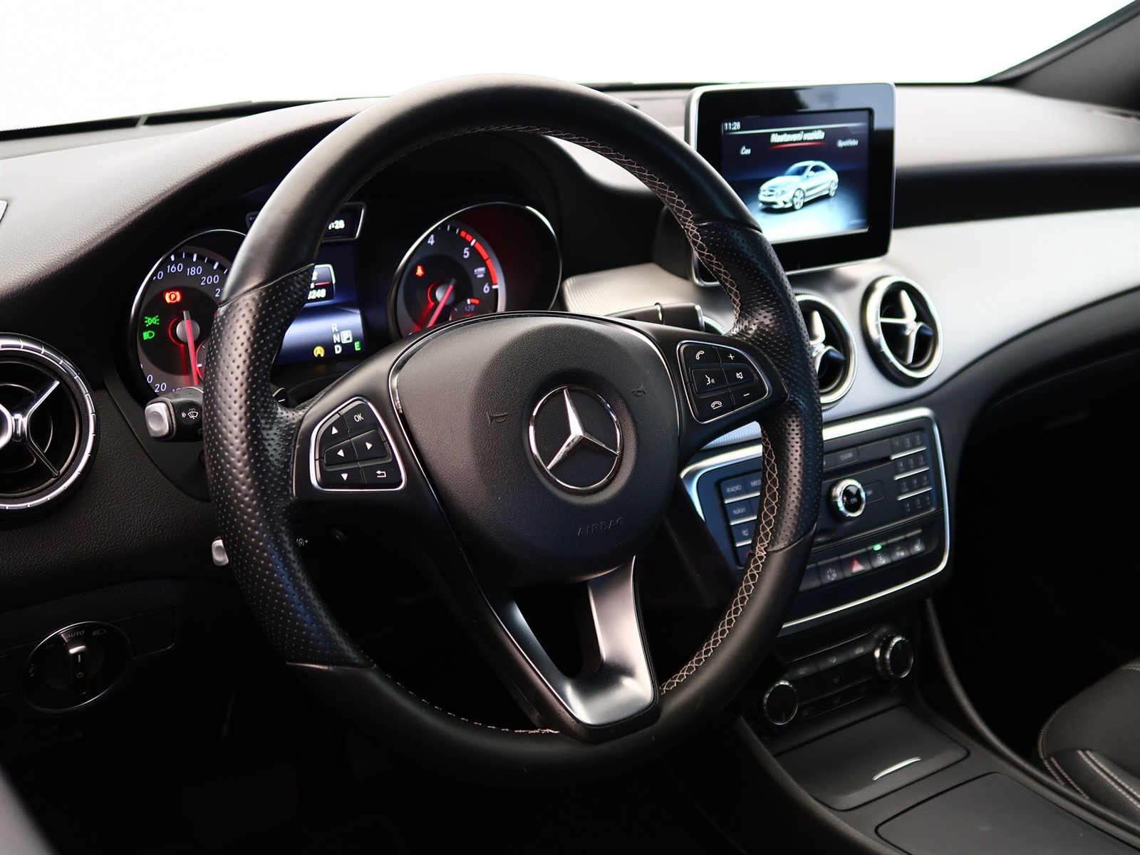 Mercedes-Benz CLA, 2015 - pohled č. 21