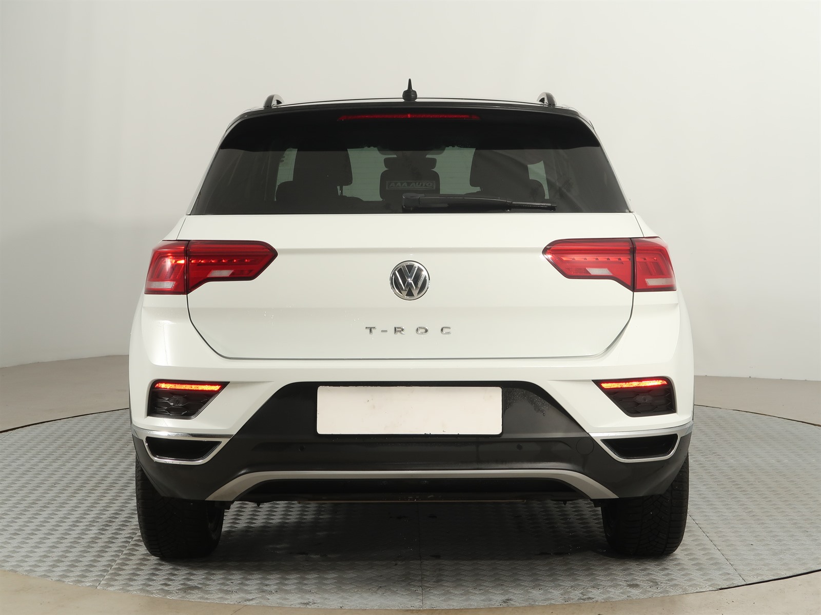 Volkswagen T-Roc, 2019 - pohled č. 6