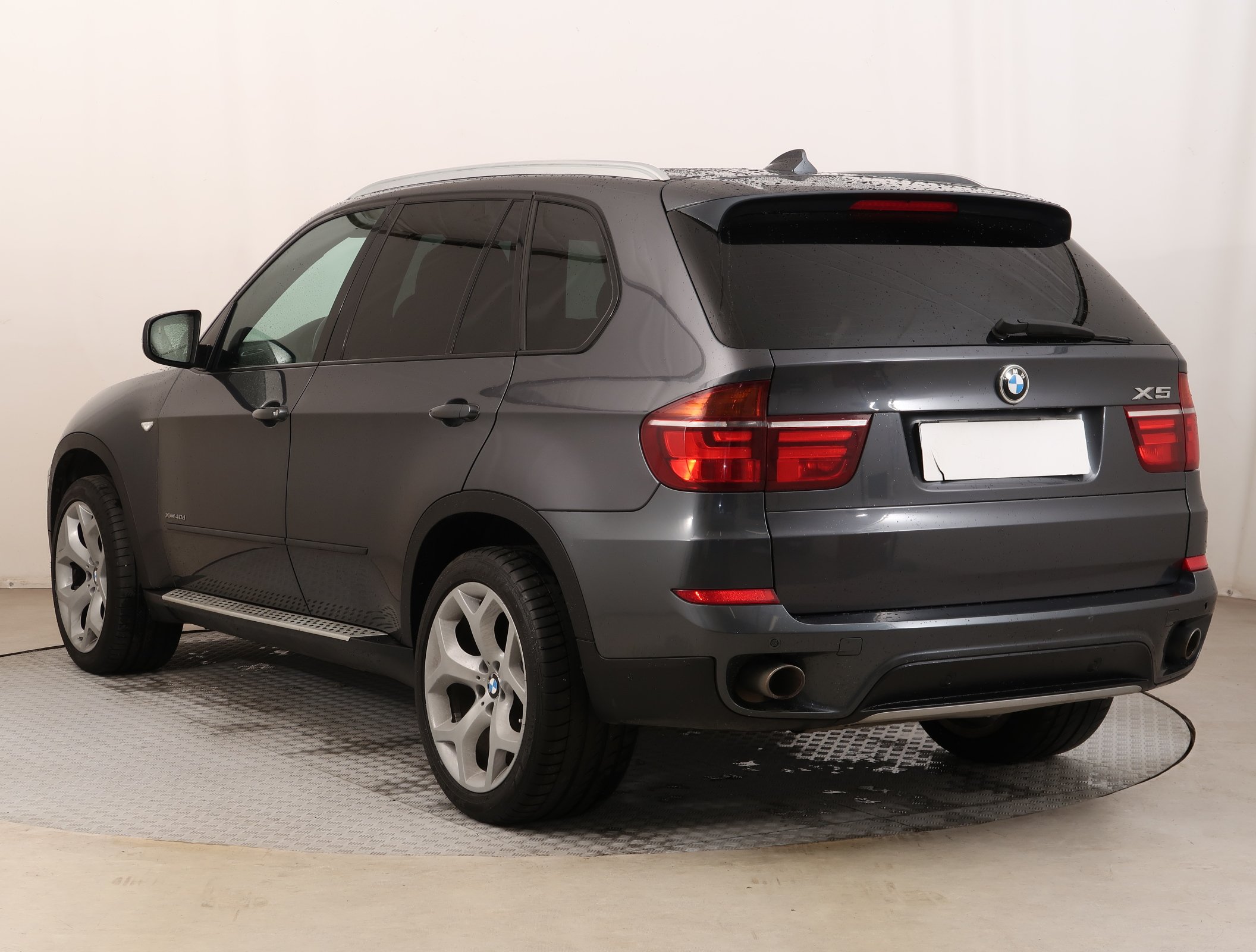 BMW X5, 2012 - pohled č. 5