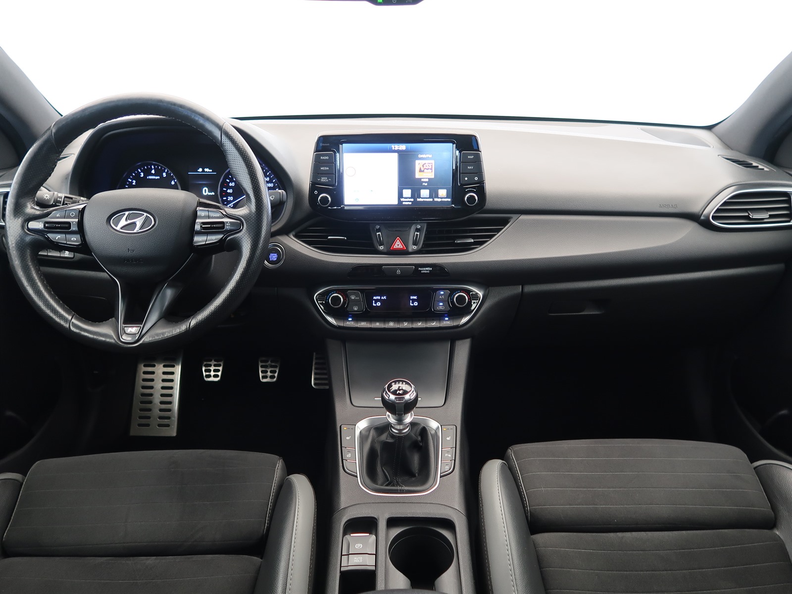 Hyundai i30 Fastback, 2019 - pohled č. 10